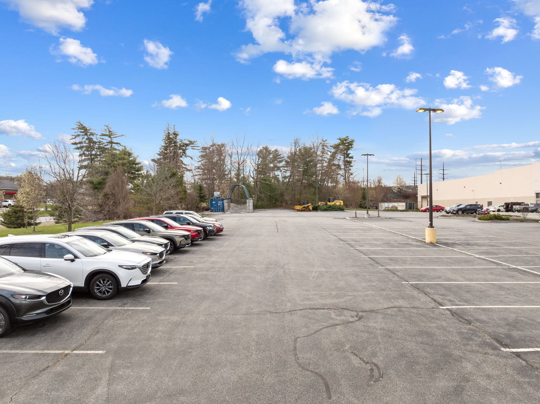 Rare Pad Site in a bustling shopping plaza in Manchester!