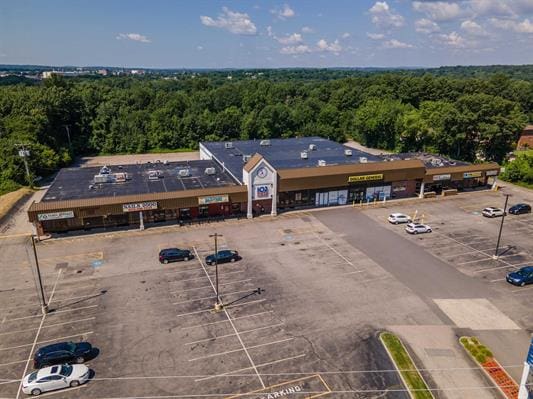 Prime retail space in Hudson – perfect for small business!