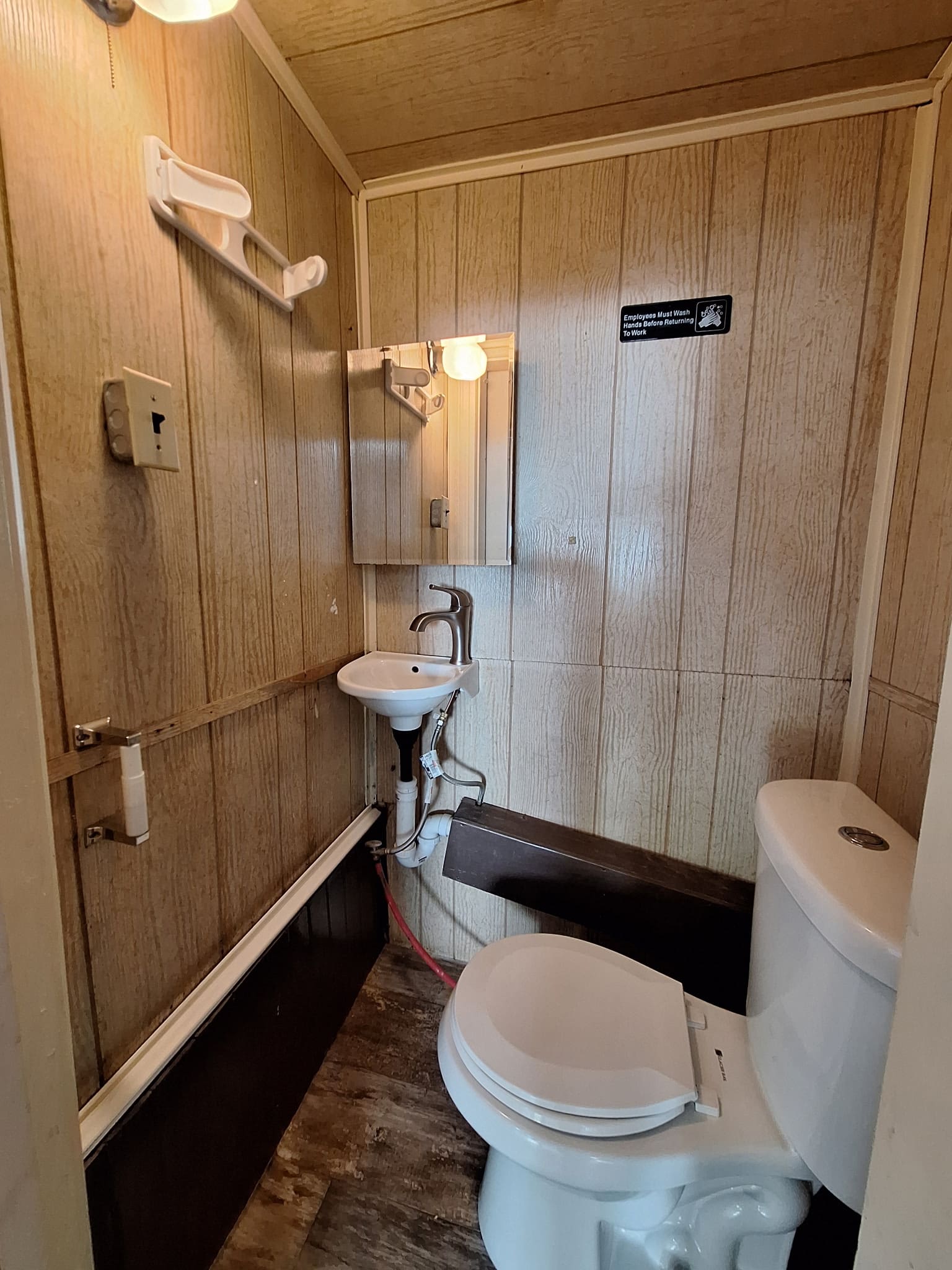 Prime Corner Retail Space – 722 SF in Downtown Manchester