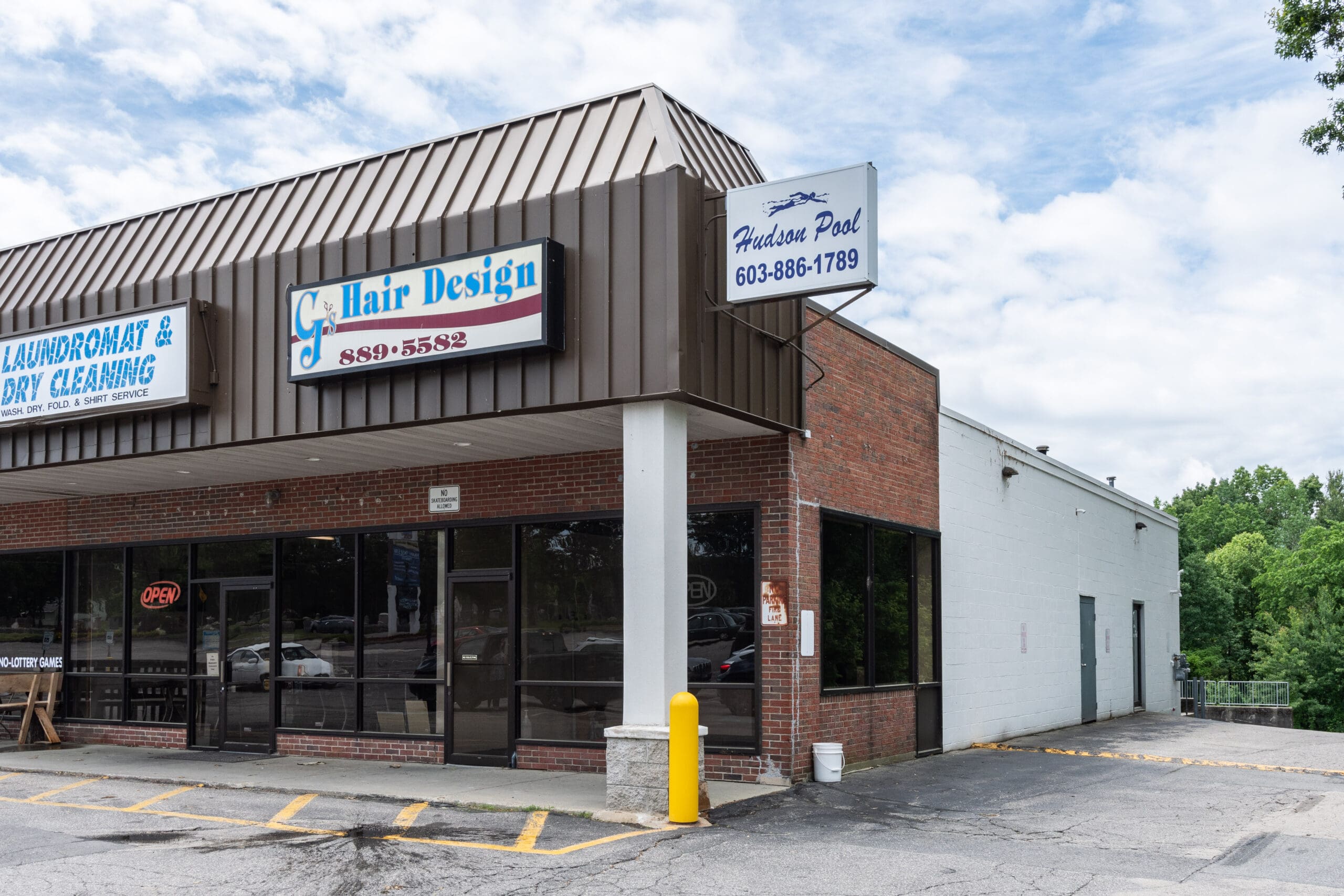 Versatile 860 SF Retail Space – Affordable & Functional