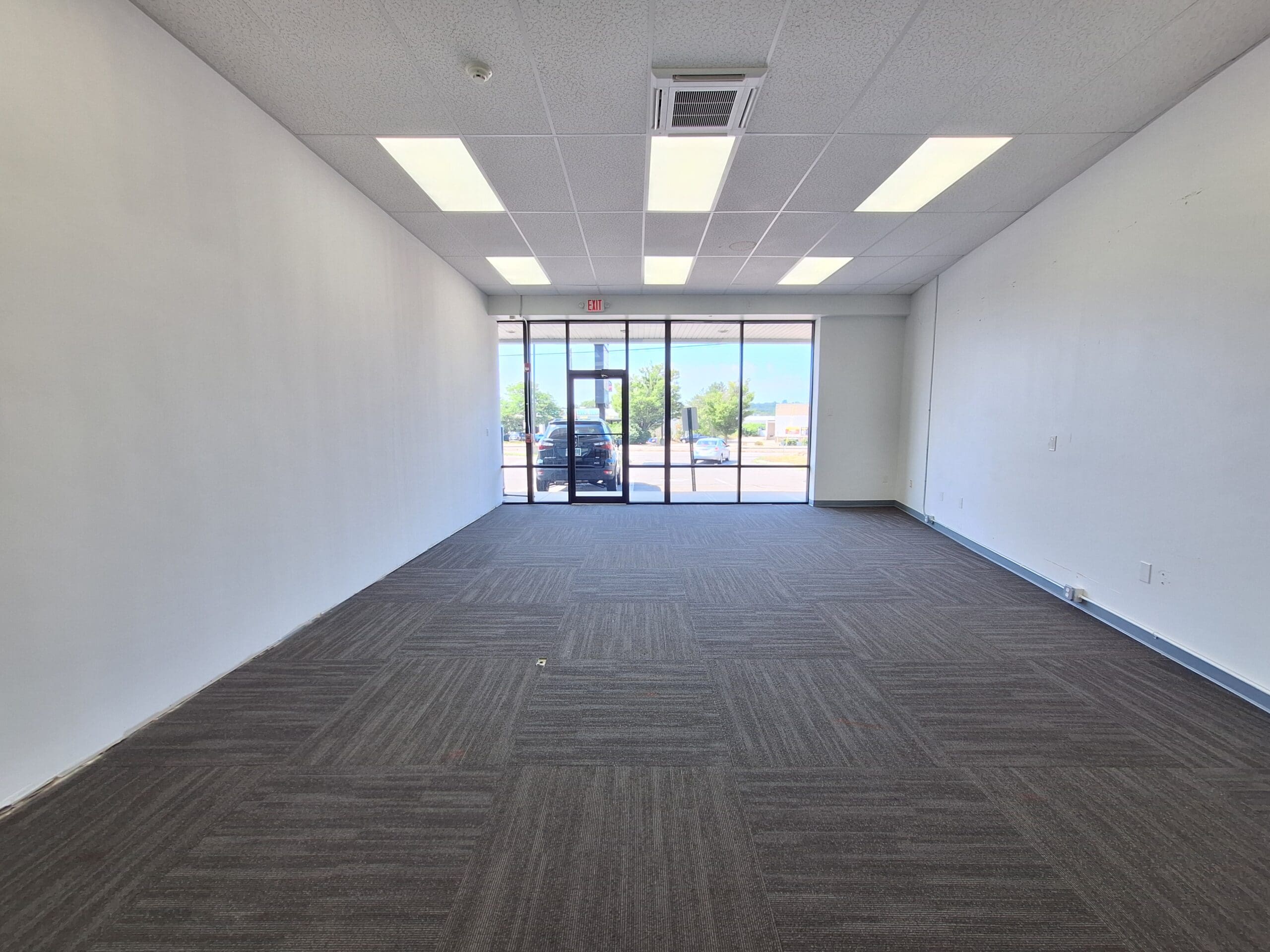 Highly visible retail space on bustling South Willow Street