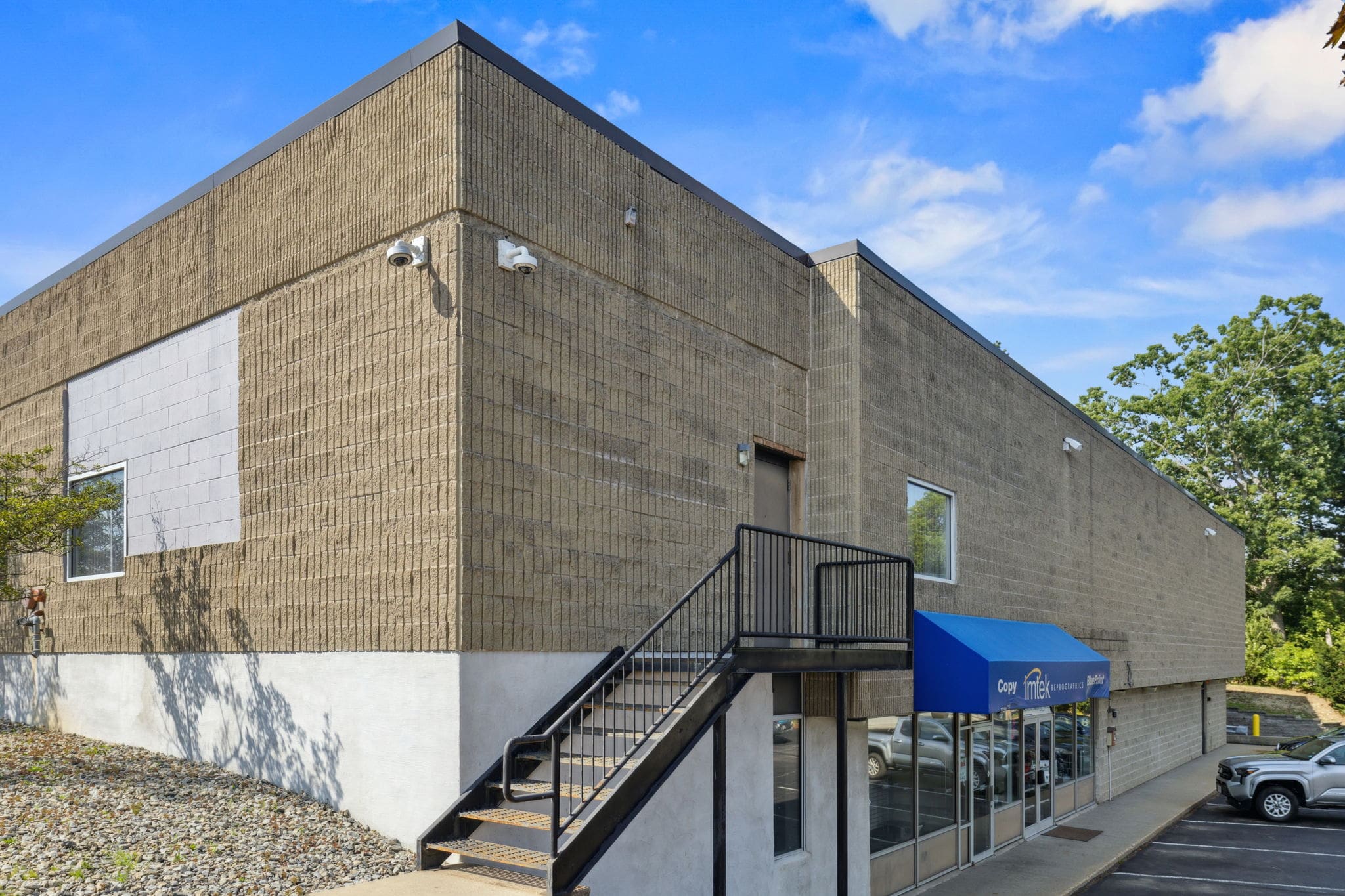5,000 SF of versatile basement space on Amherst Street in Nashua