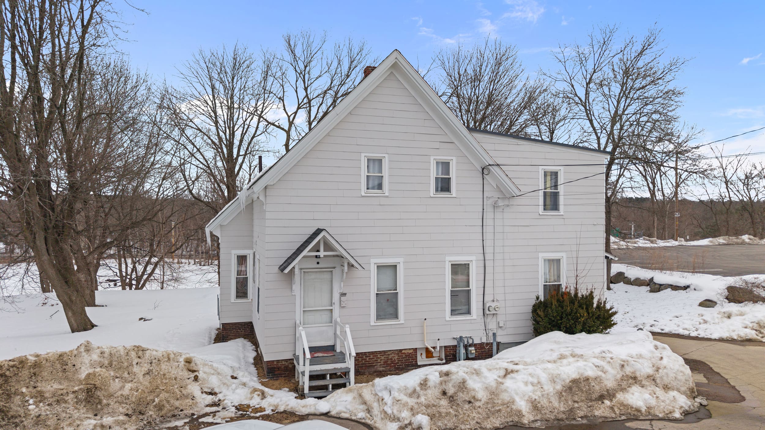 10 Unit Mixed-Use Portfolio Across 4 Buildings in Concord