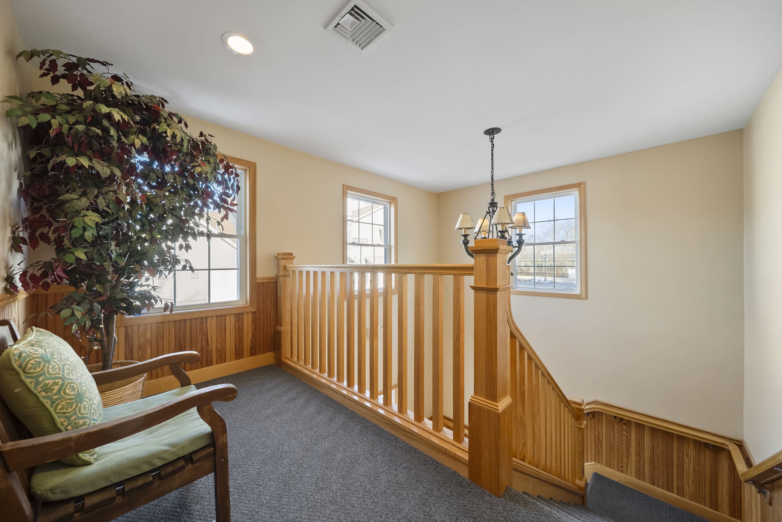 Retail / office space positioned along Whittier Highway in the heart of Moultonborough