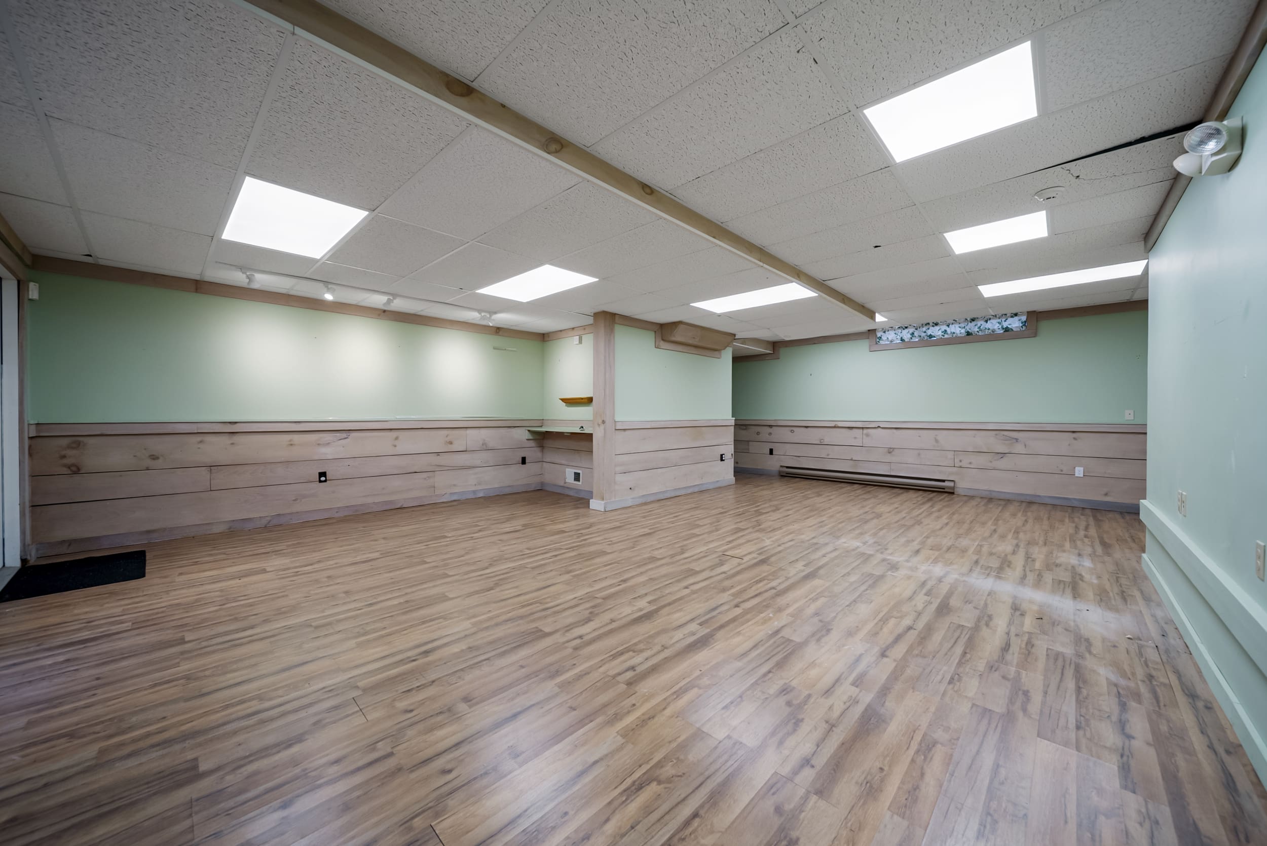 Retail / office space positioned along Whittier Highway in the heart of Moultonborough