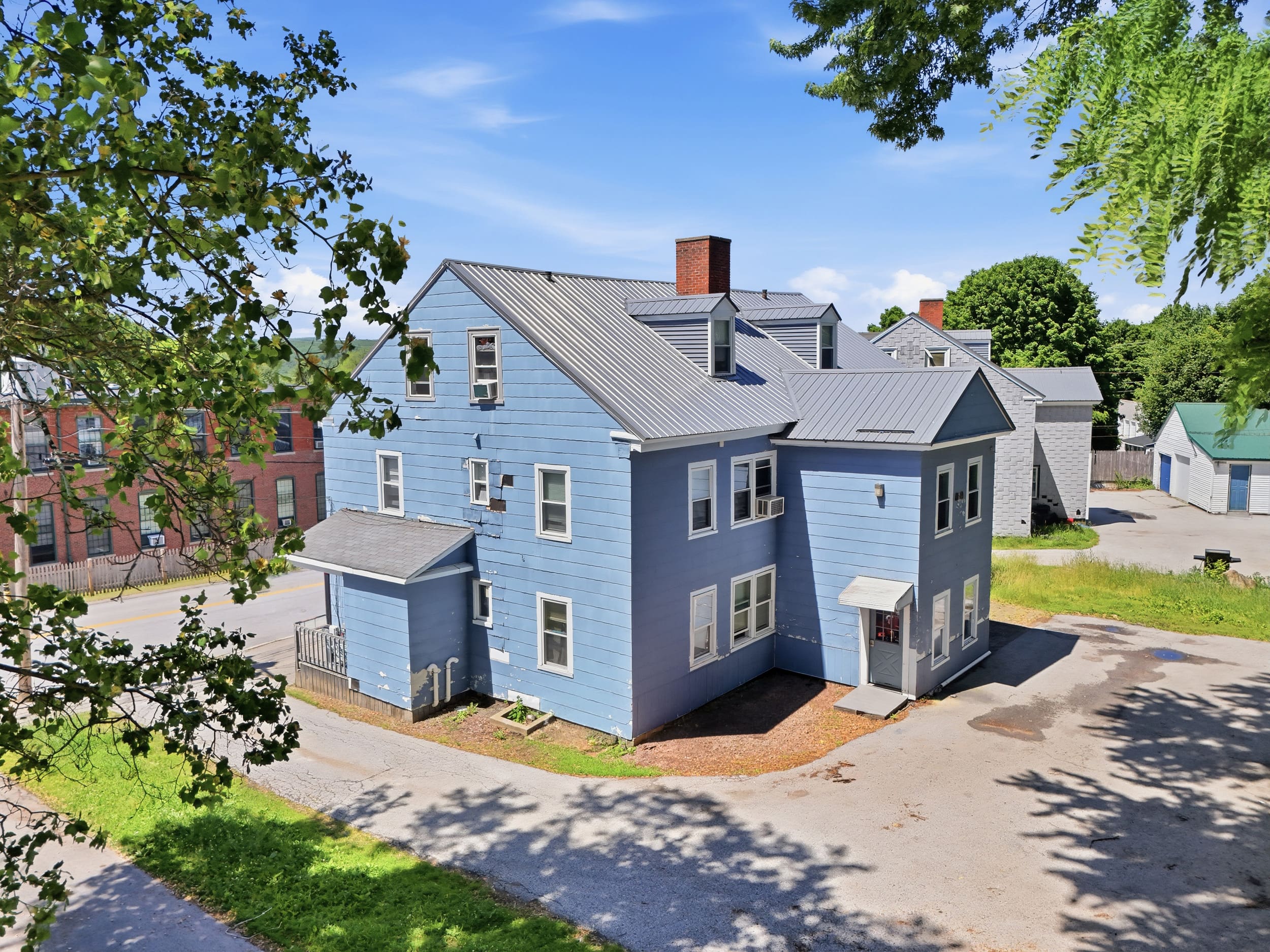 A multifamily portfolio in the heart of Pembroke